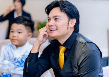 NSND Lệ Thủy, danh ca Hương Lan, NSUT Kim Tử Long,  NSND Hồng Vân, NSND Quế Trân, NSUT Ngọc Huyền, ca sĩ Mạnh Quỳnh hội ngộ trong liveshow 35 năm ca hát của NSƯT Kim Tiểu Long