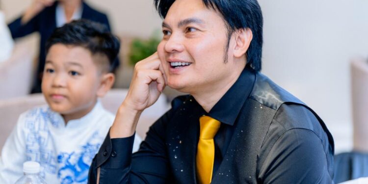 NSND Lệ Thủy, danh ca Hương Lan, NSUT Kim Tử Long,  NSND Hồng Vân, NSND Quế Trân, NSUT Ngọc Huyền, ca sĩ Mạnh Quỳnh hội ngộ trong liveshow 35 năm ca hát của NSƯT Kim Tiểu Long