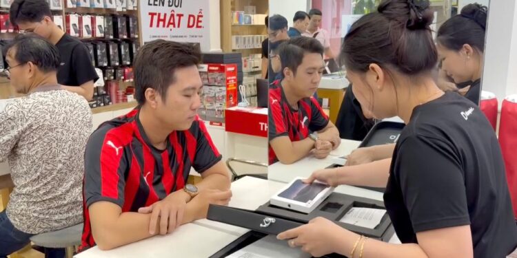 Di Động Việt chính thức mở bán iPhone Duo, ưu đãi đến 9,5 triệu đồng